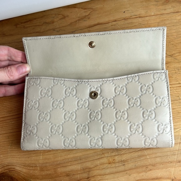 Gucci Double Sided Wallet. Great Condition - Picture 5 of 12